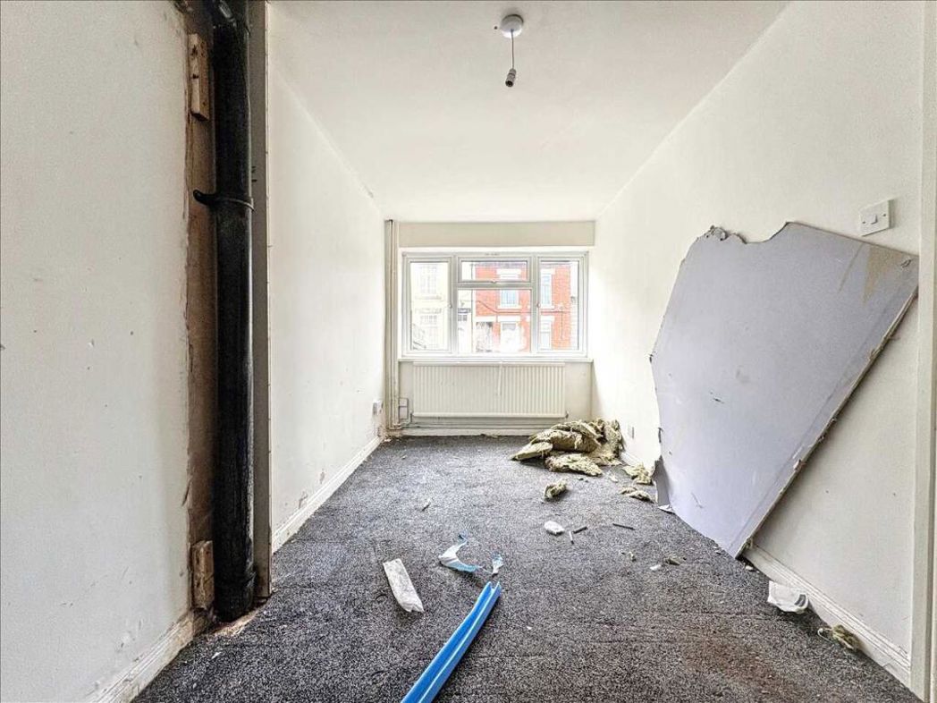 Property image 16 of 18