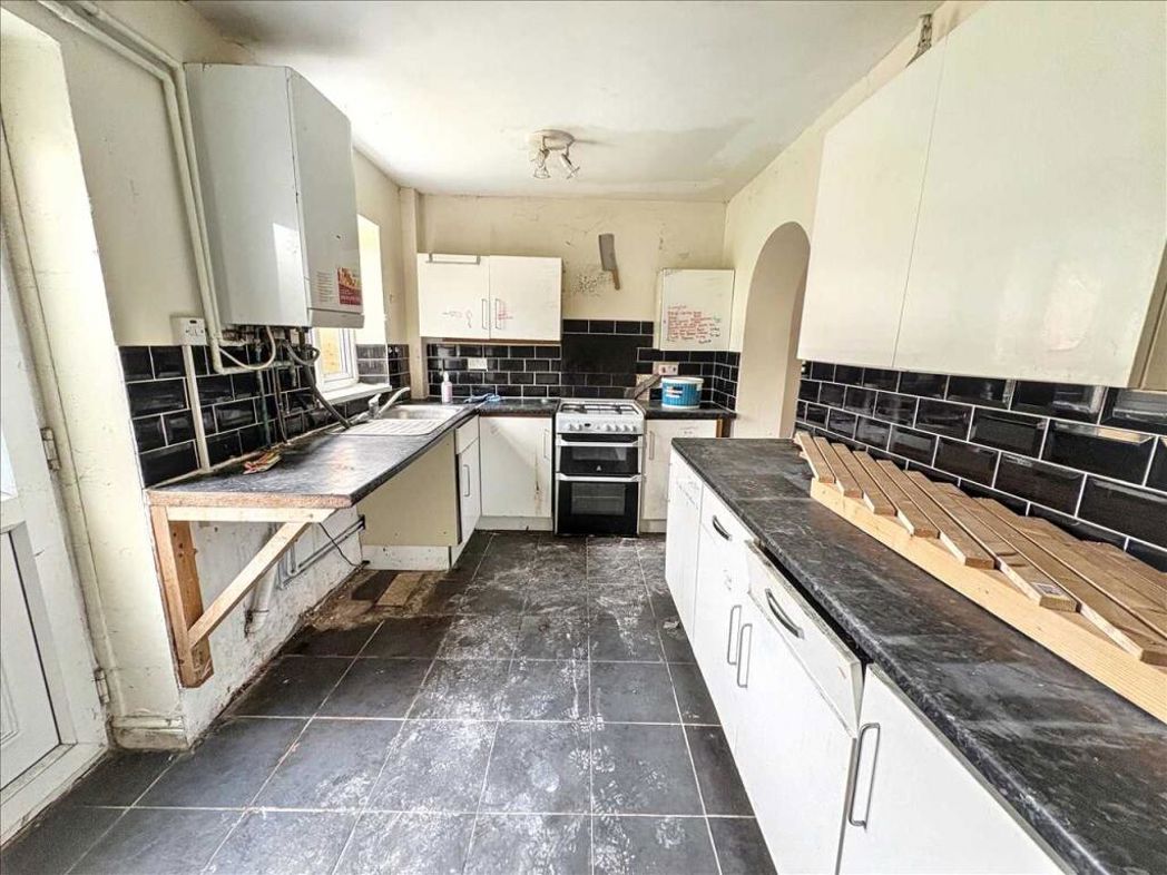 Property image 2 of 18