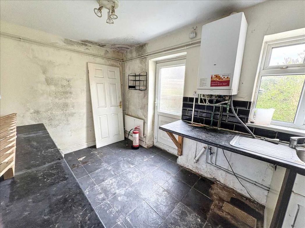 Property image 5 of 18