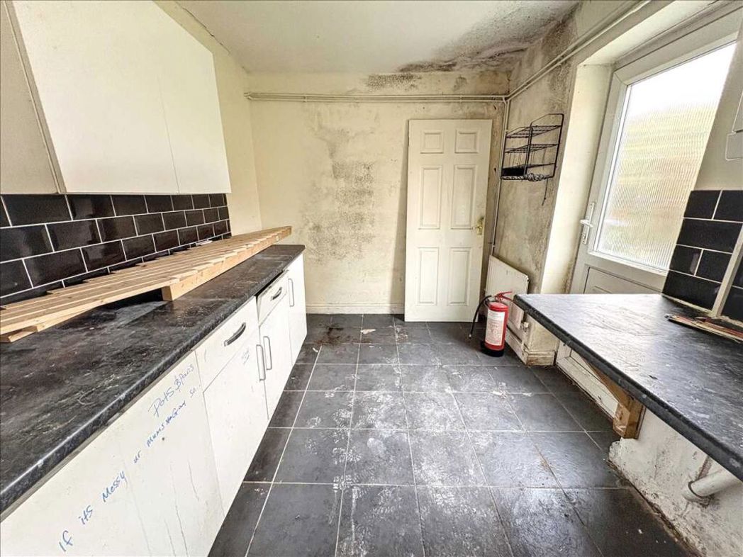 Property image 4 of 18