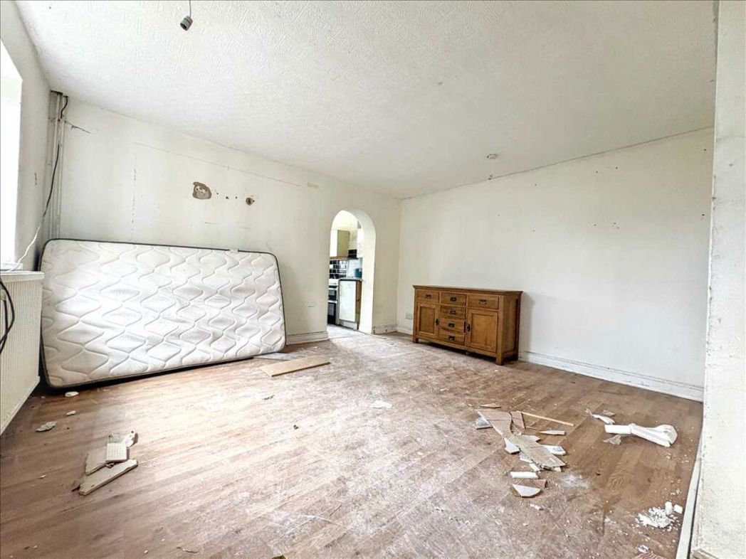 Property image 3 of 18