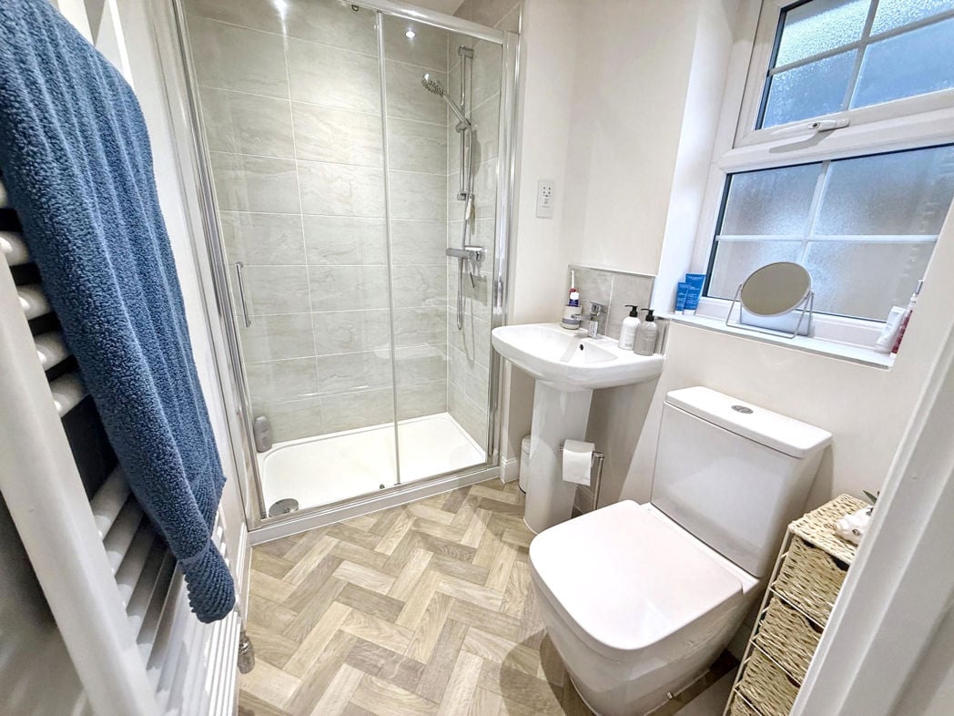Property image 11 of 17