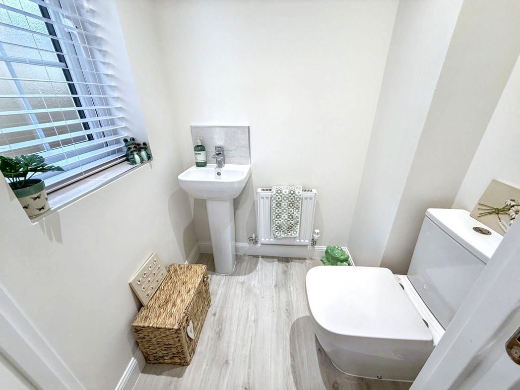Property image 8 of 17