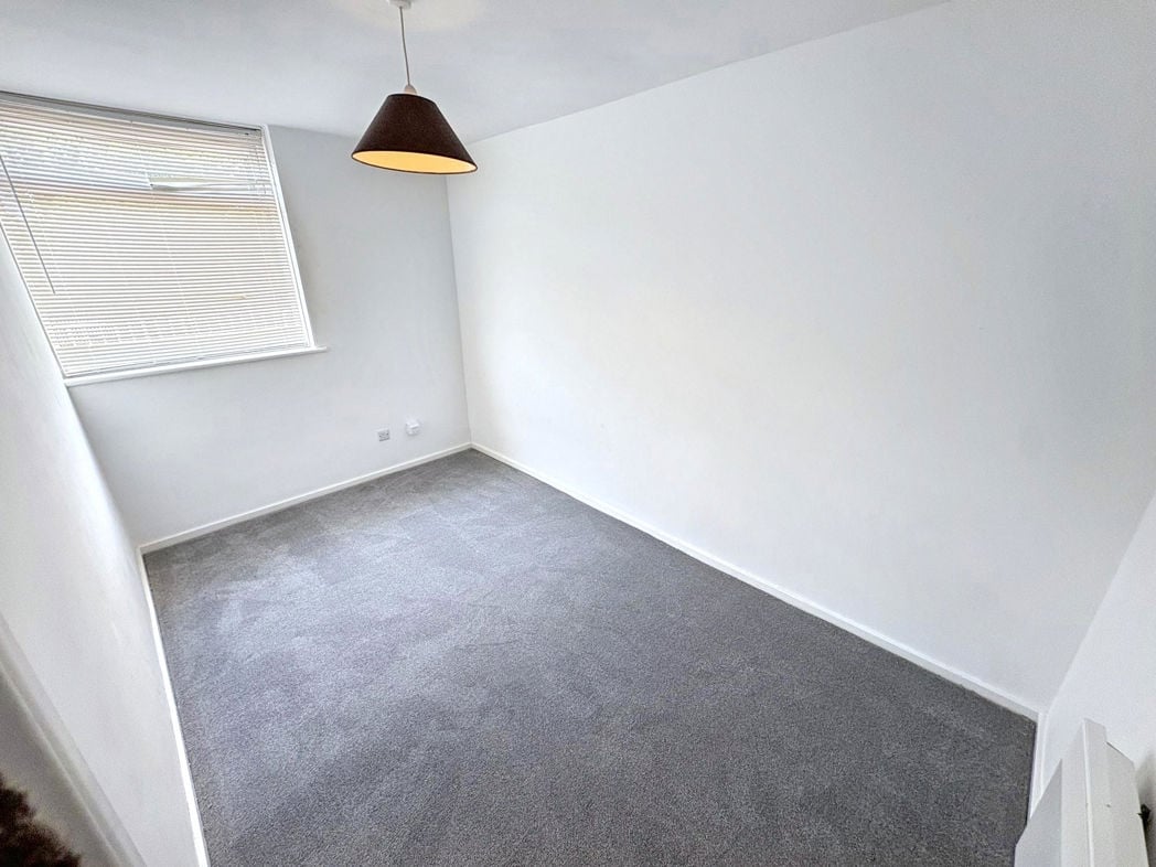 Property image 5 of 6