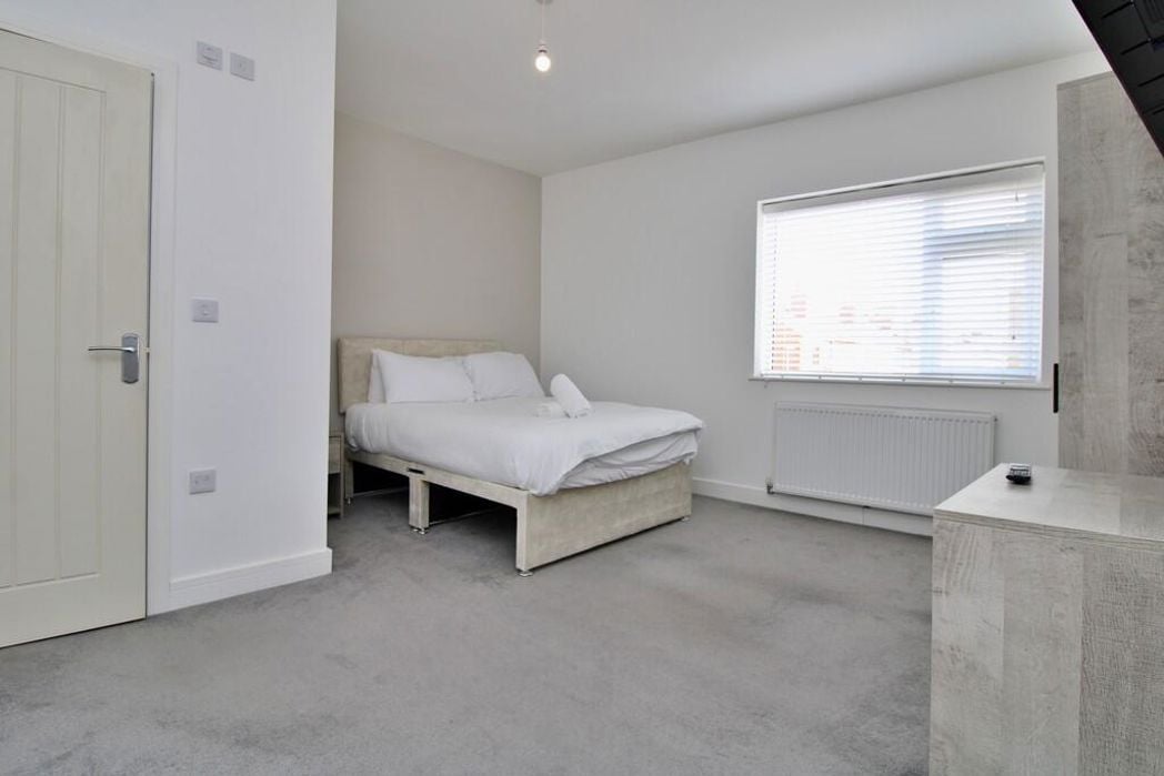 Property image 8 of 15