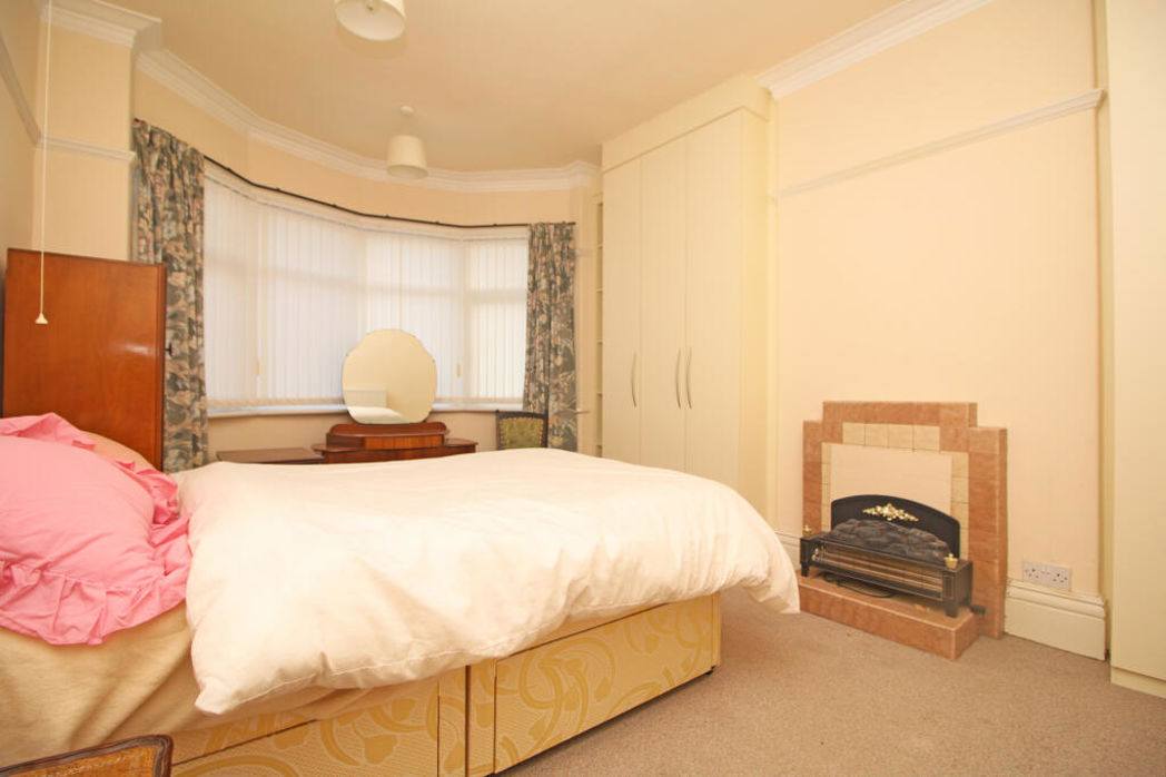 Property image 8 of 16