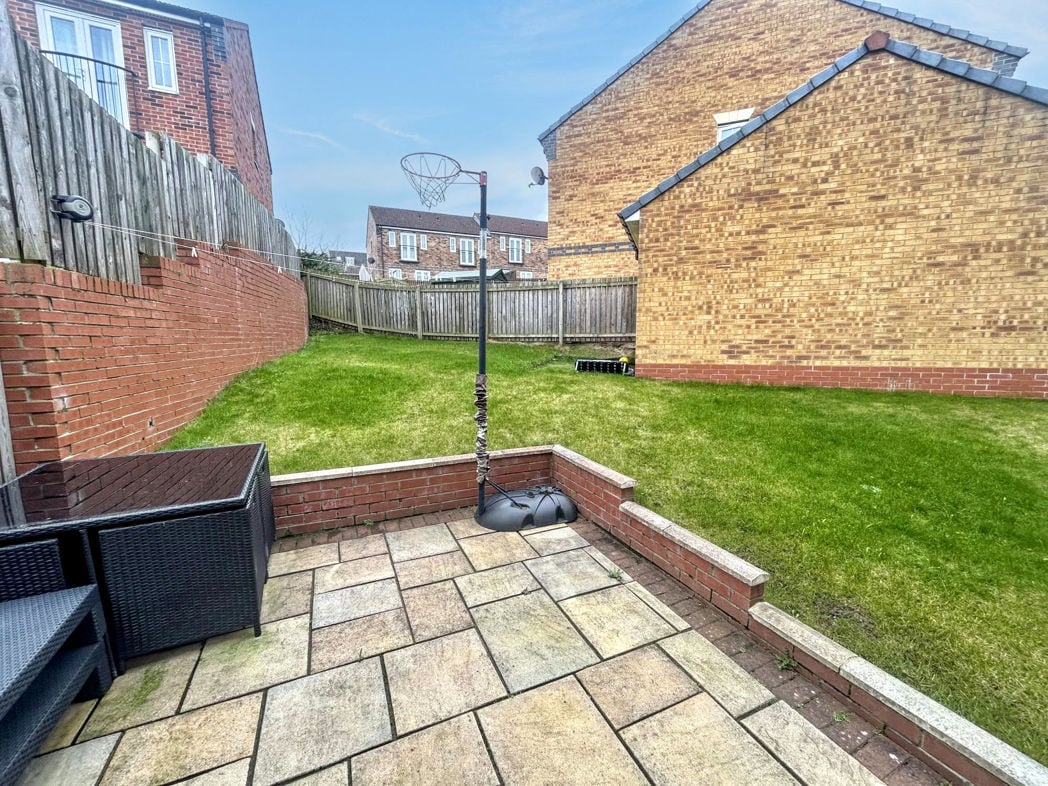Property image 11 of 14