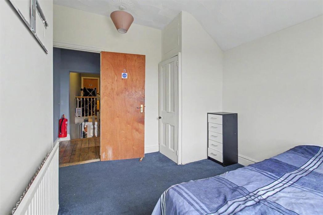 Property image 8 of 17