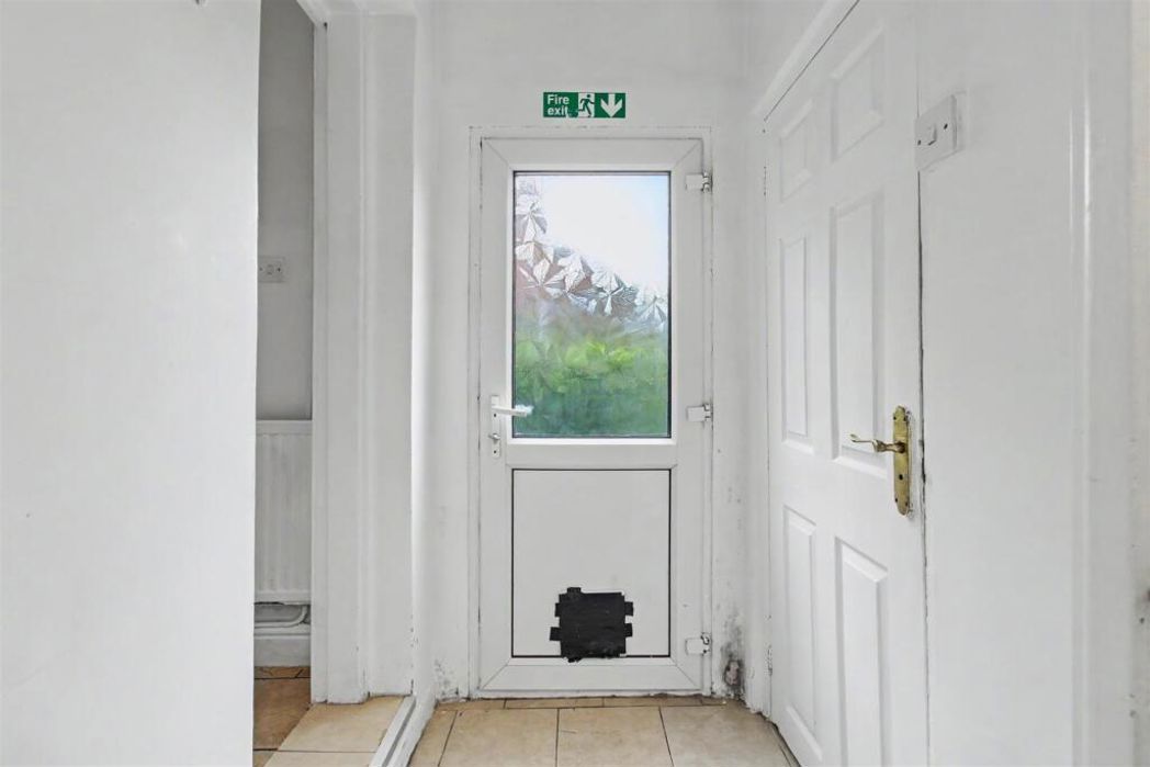 Property image 12 of 17