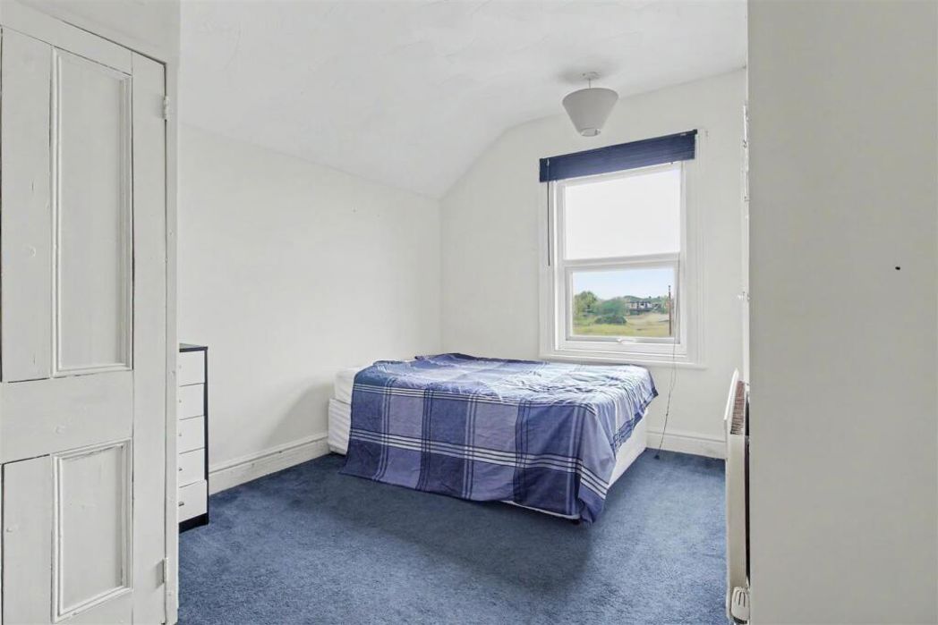 Property image 13 of 17