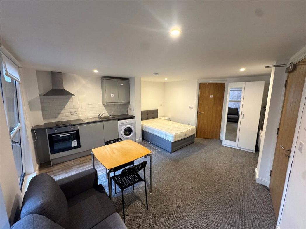 Property image 5 of 8