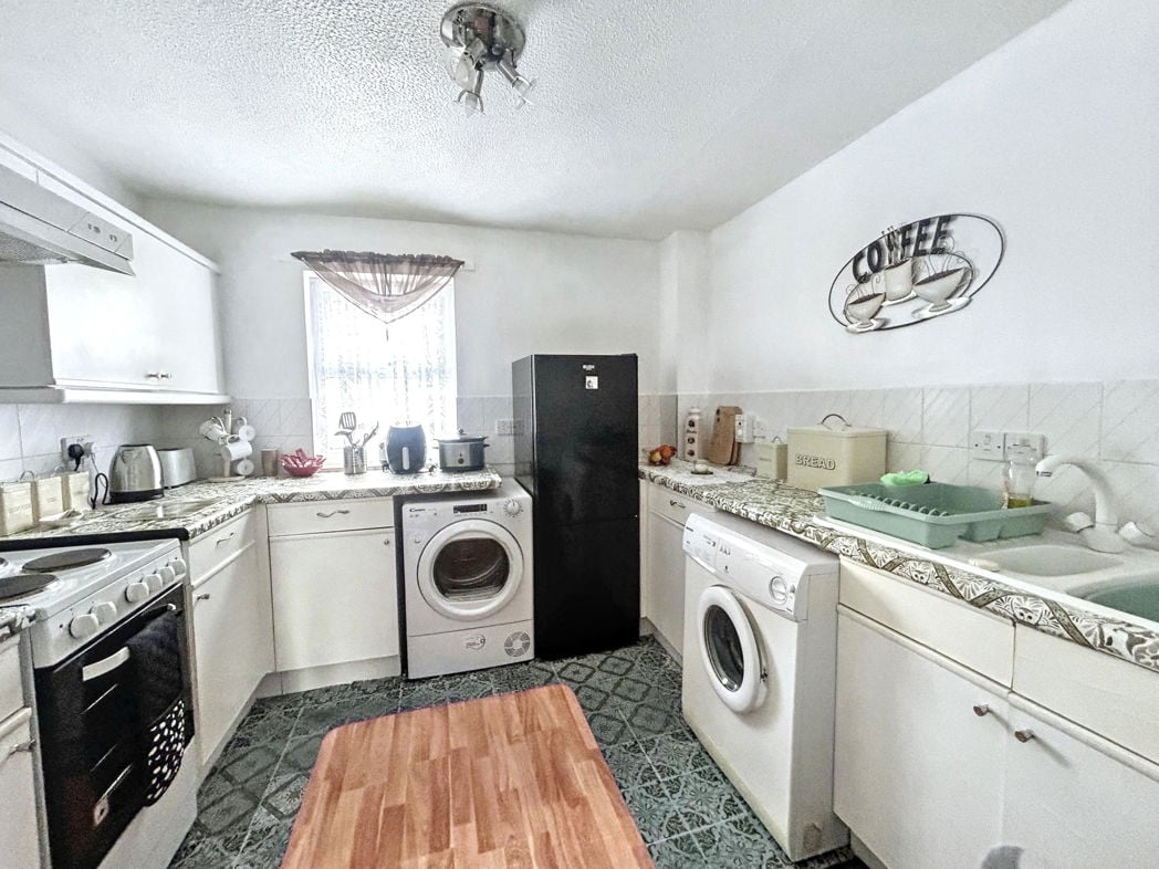 Property image 3 of 8