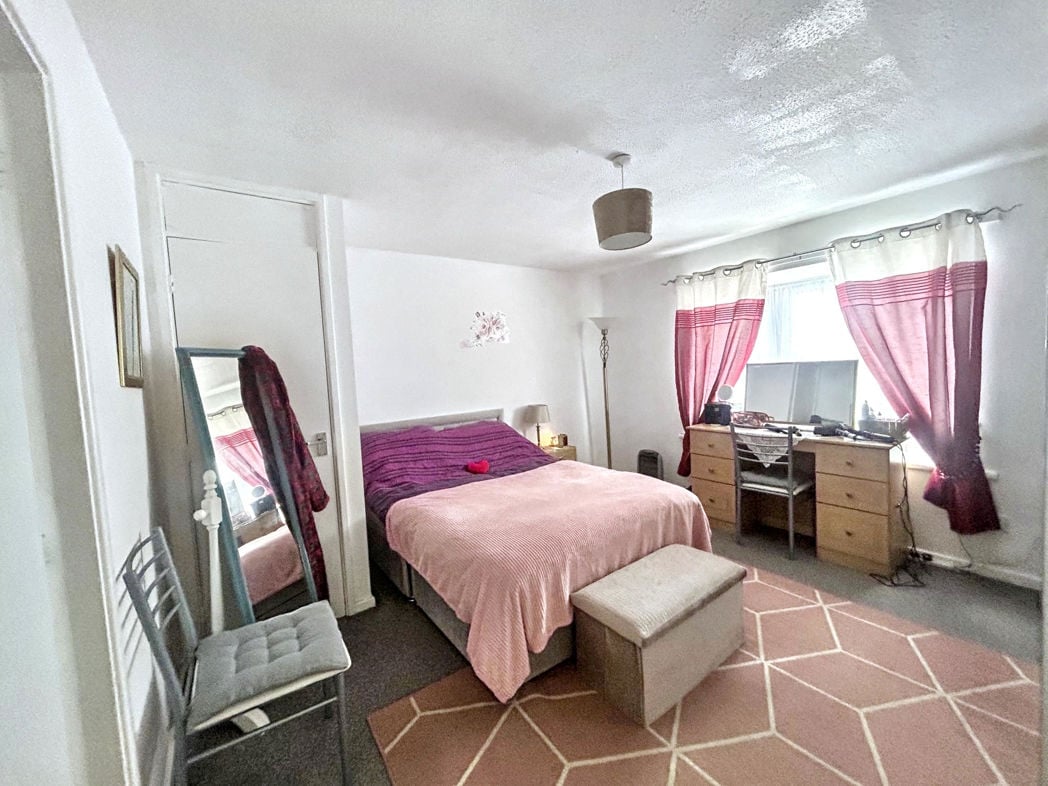 Property image 4 of 8