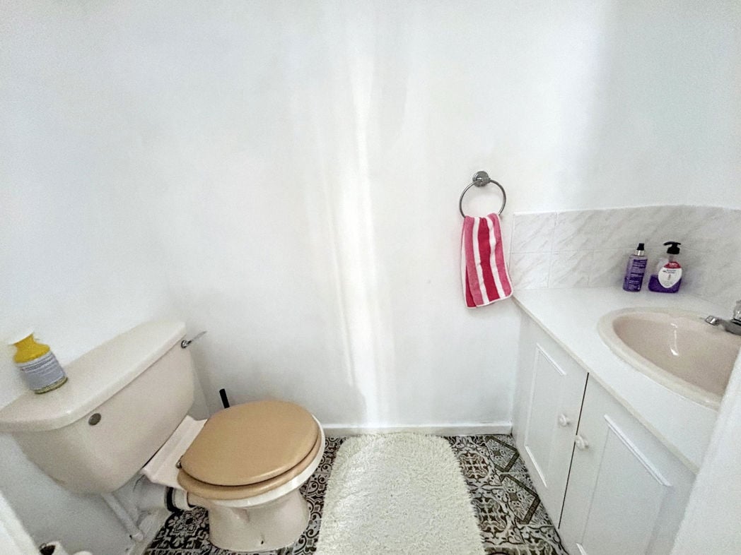 Property image 7 of 8