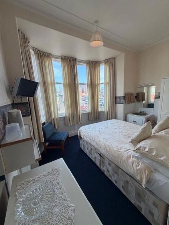 Property image 12 of 21