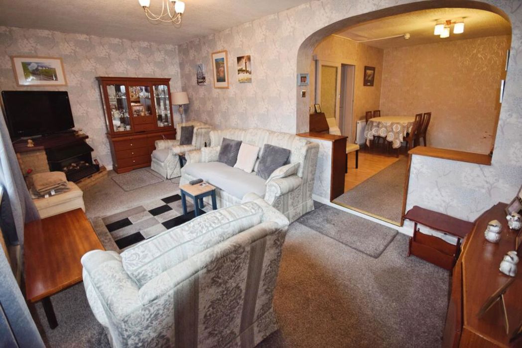 Property image 2 of 21