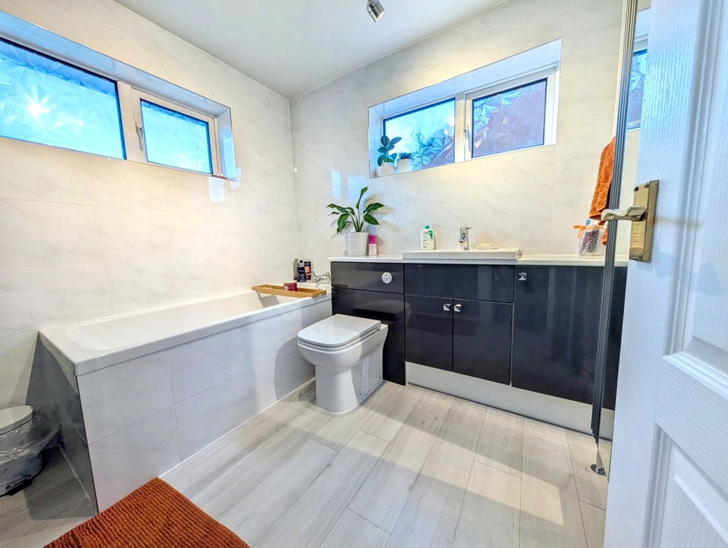 Property image 10 of 17