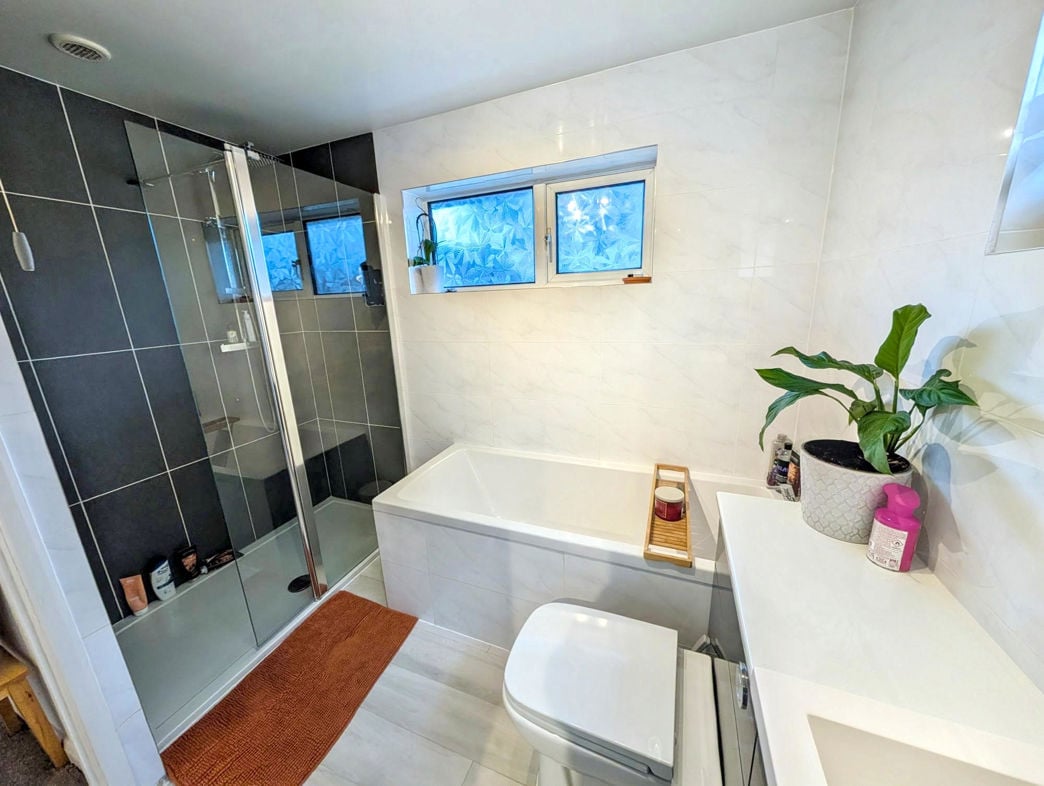 Property image 11 of 17