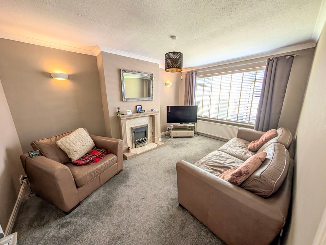 Property image 4 of 11