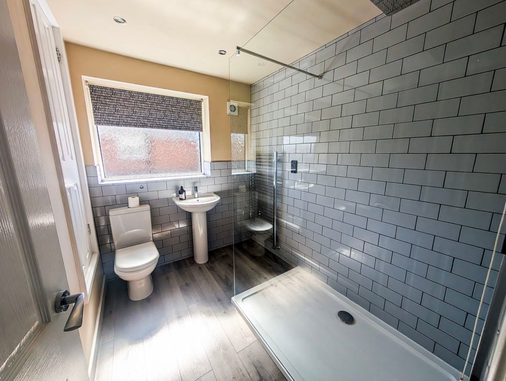 Property image 2 of 11