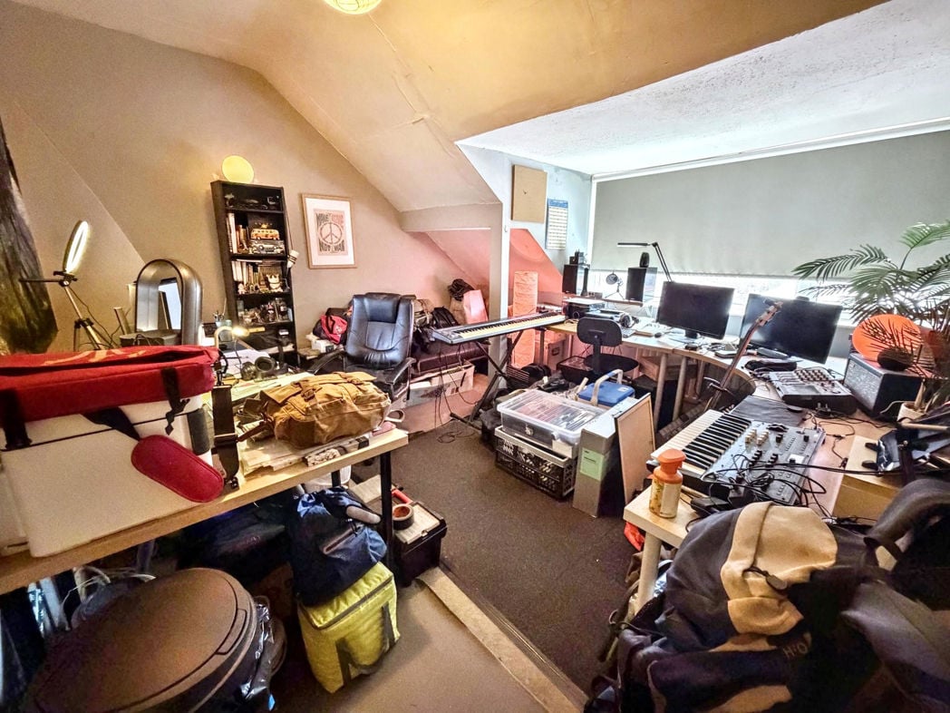 Property image 13 of 17