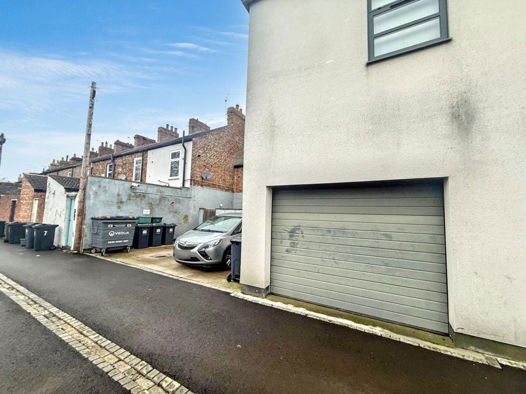 Property image 10 of 11