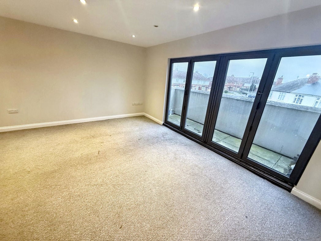 Property image 5 of 11