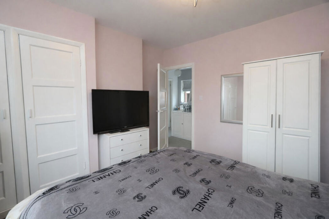 Property image 10 of 15