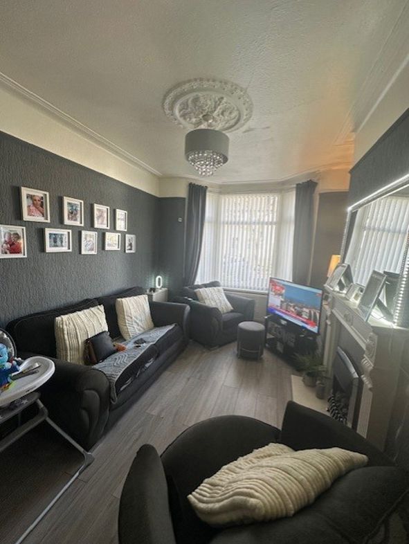 Property image 2 of 10