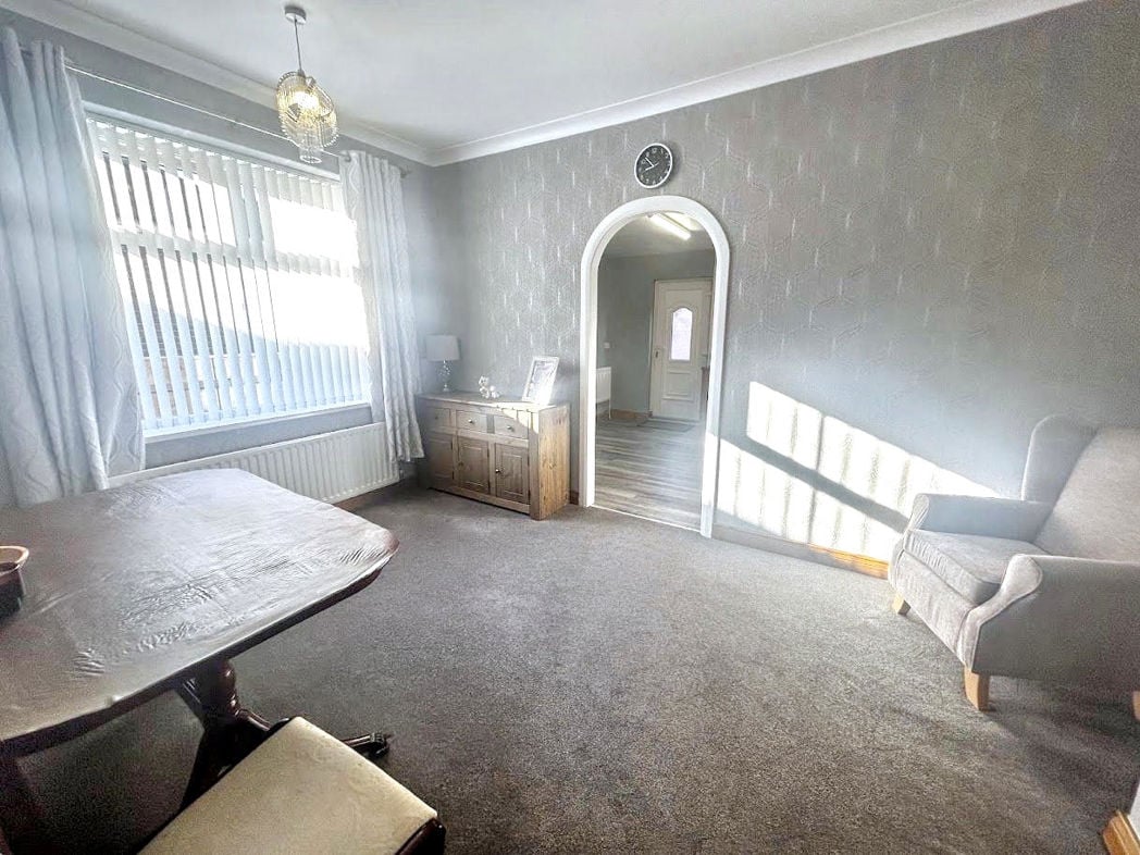 Property image 5 of 12