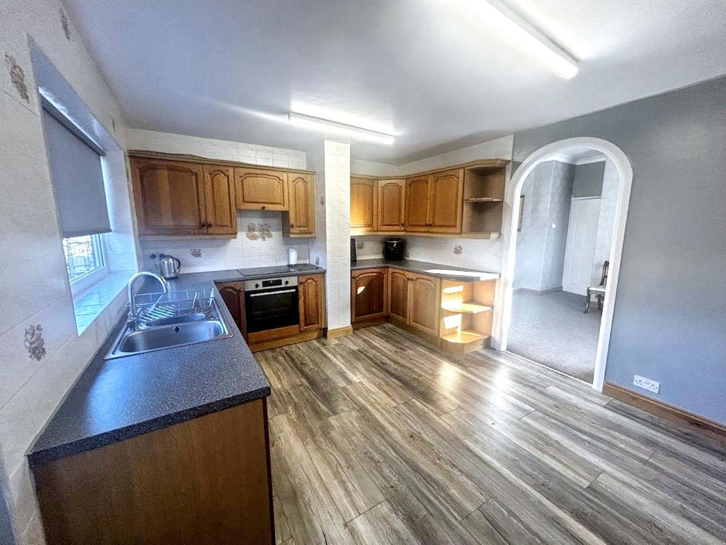 Property image 2 of 12
