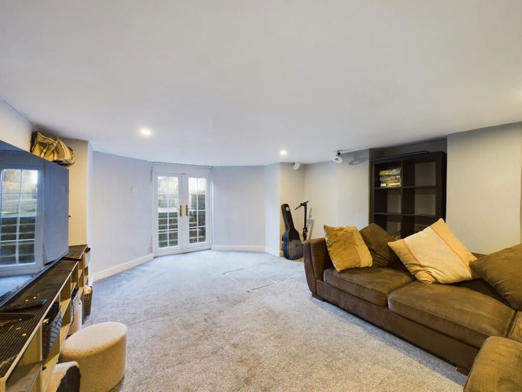 Property image 4 of 26