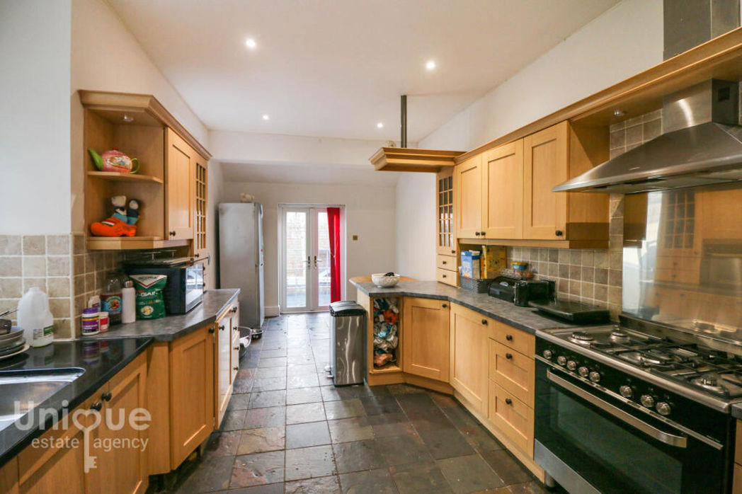 Property image 9 of 26