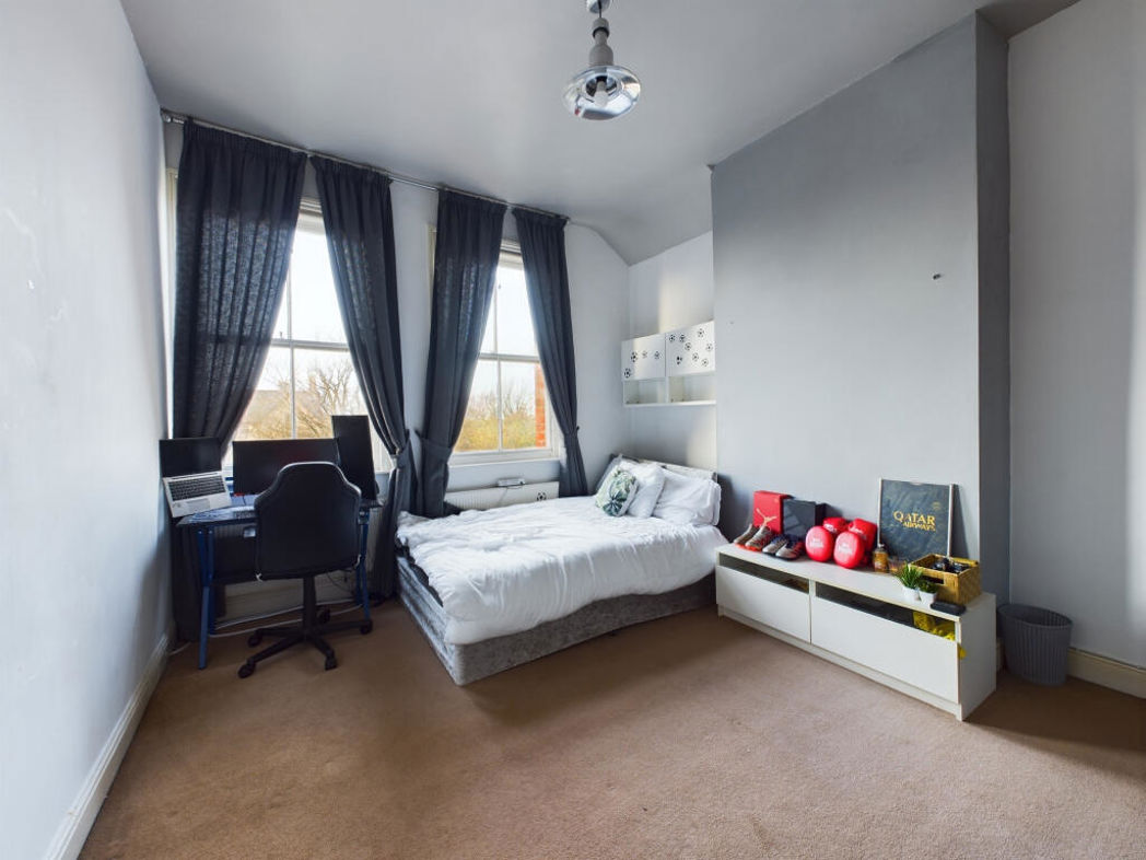 Property image 16 of 26