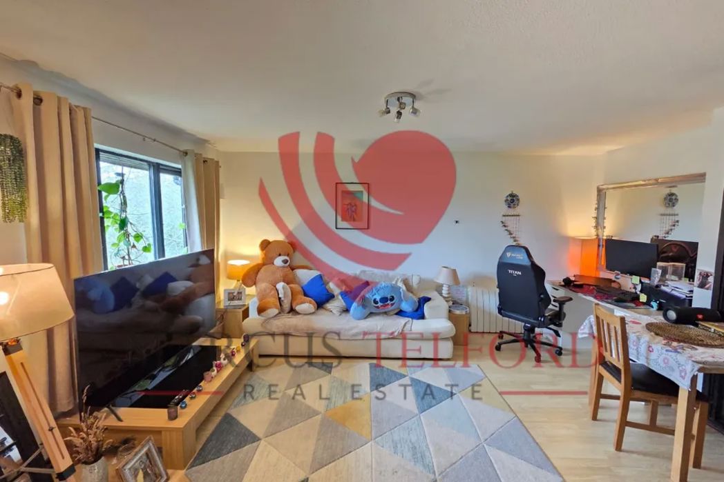 Property image 2 of 12