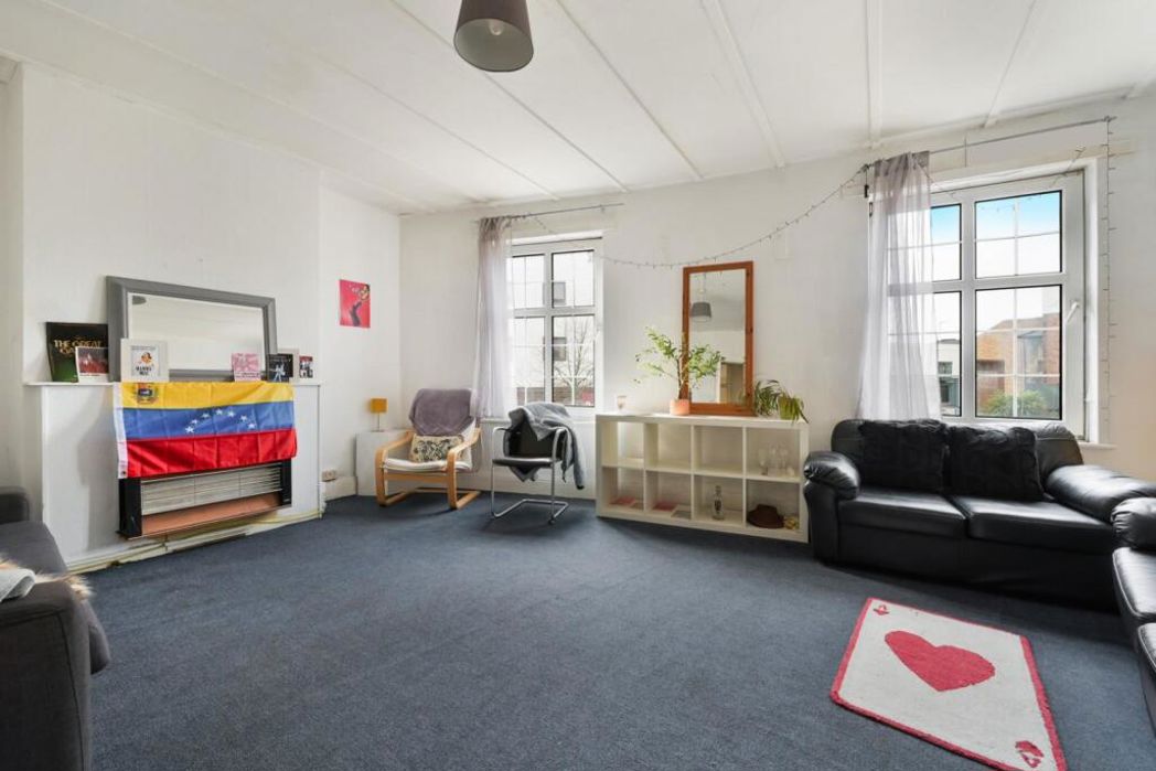 Property image 8 of 15