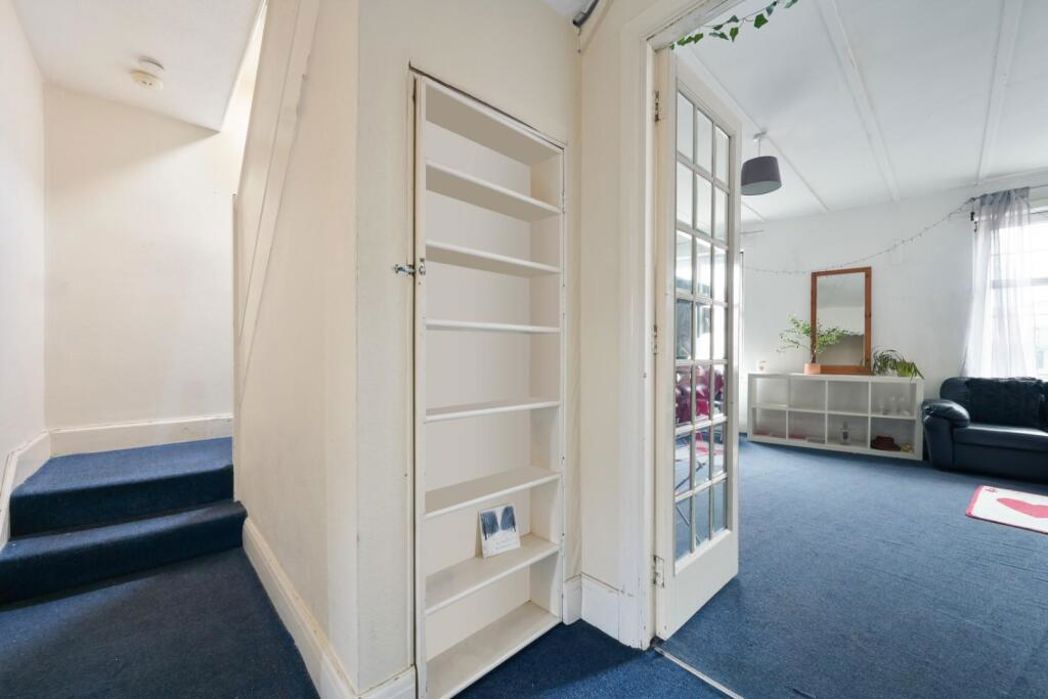 Property image 11 of 15
