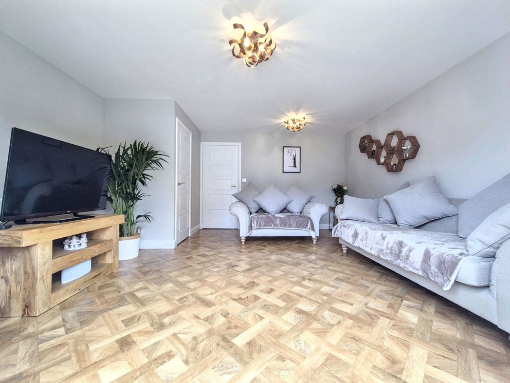 Property image 9 of 25