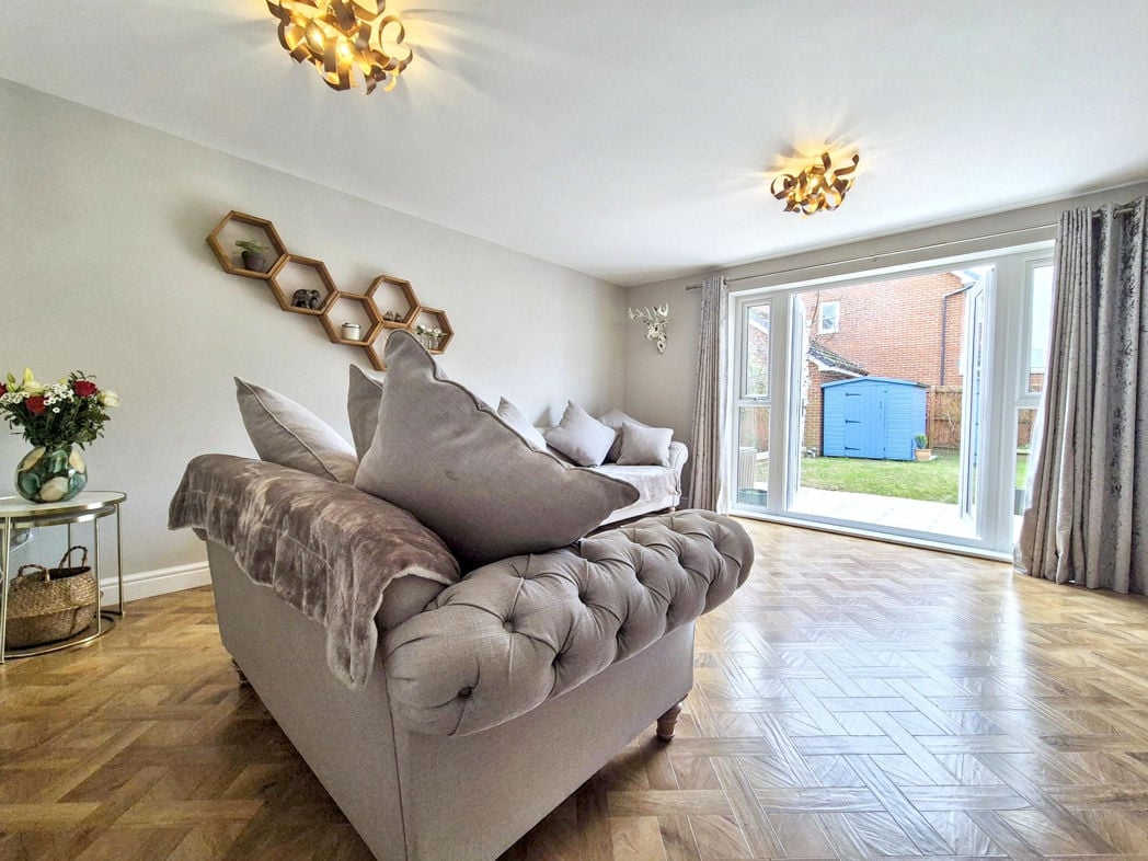Property image 11 of 25