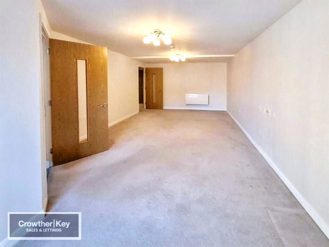 Property image 3 of 12