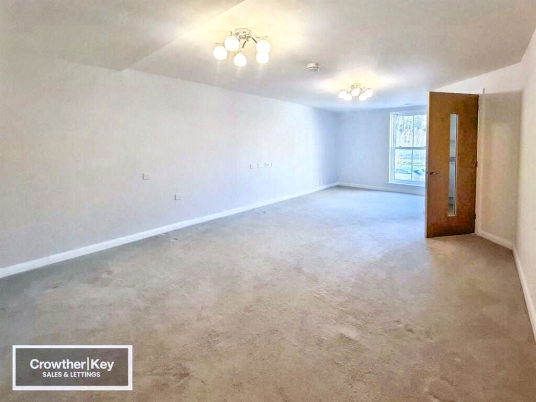 Property image 4 of 12