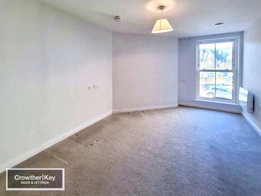 Property image 5 of 12
