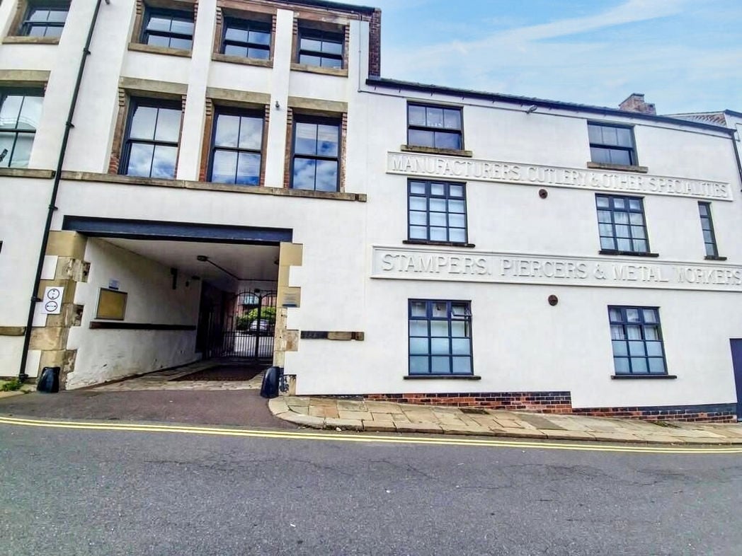 Property image 2 of 8