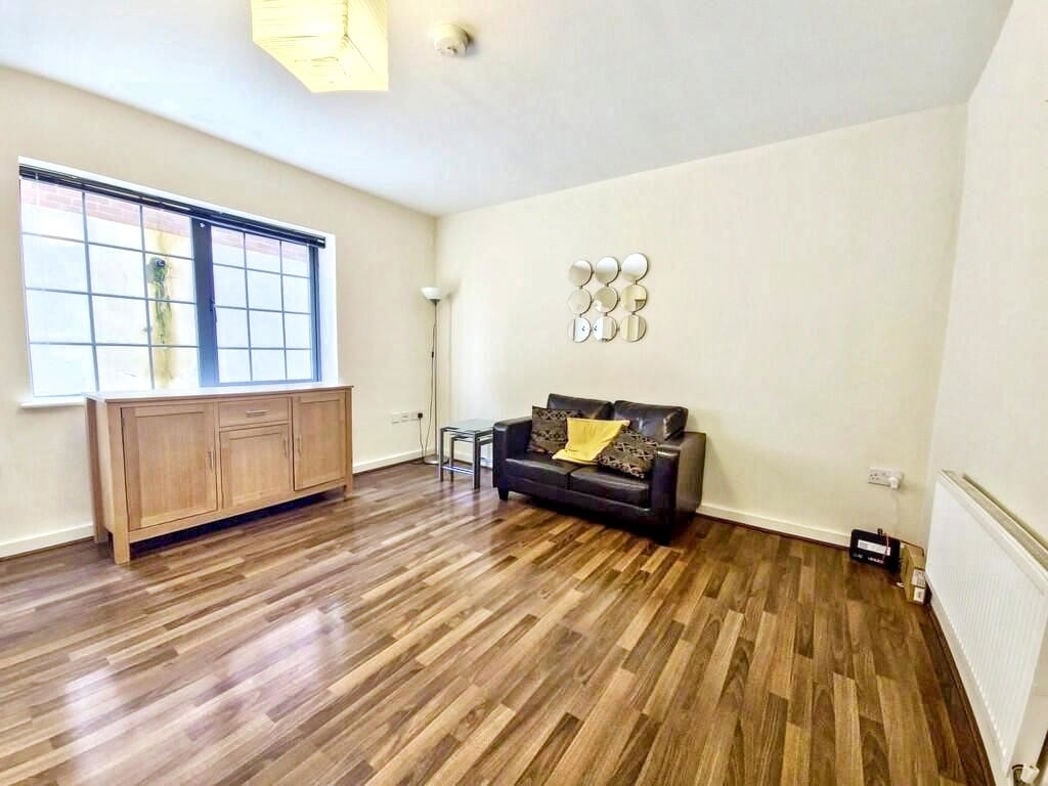 Property image 4 of 8