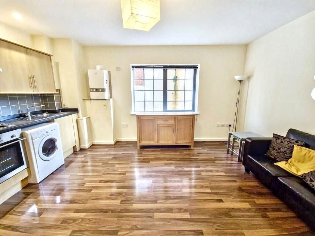 Property image 5 of 8