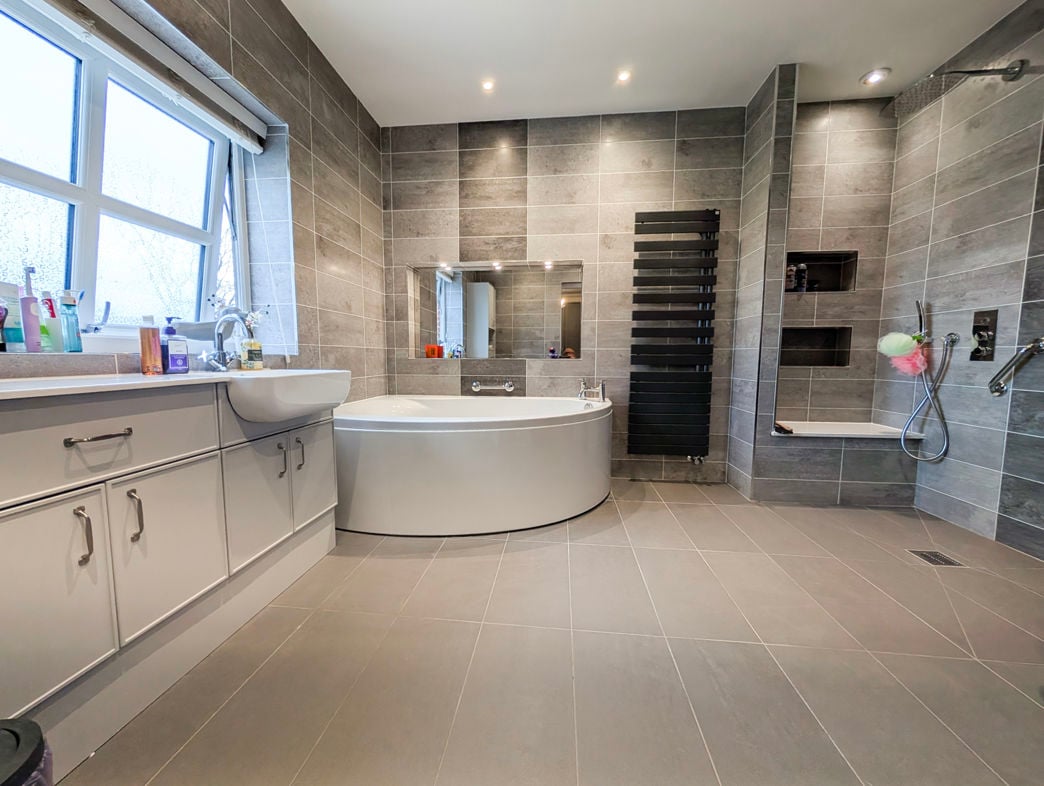 Property image 13 of 25