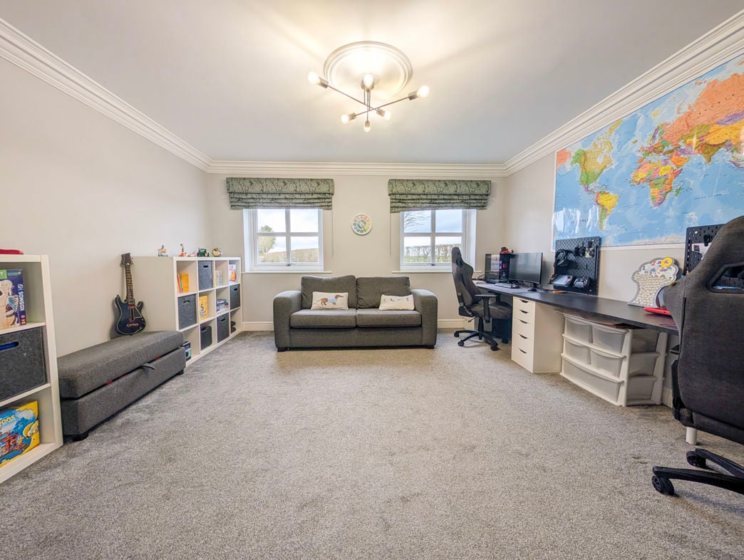 Property image 10 of 25