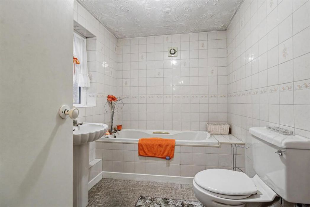 Property image 6 of 13