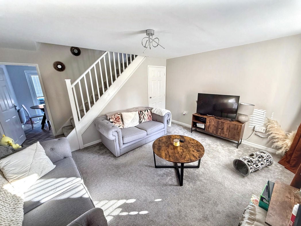 Property image 2 of 11