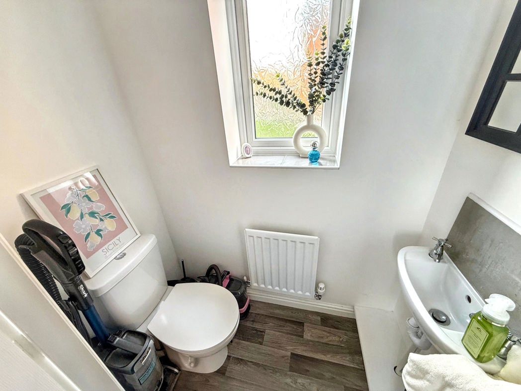 Property image 6 of 11